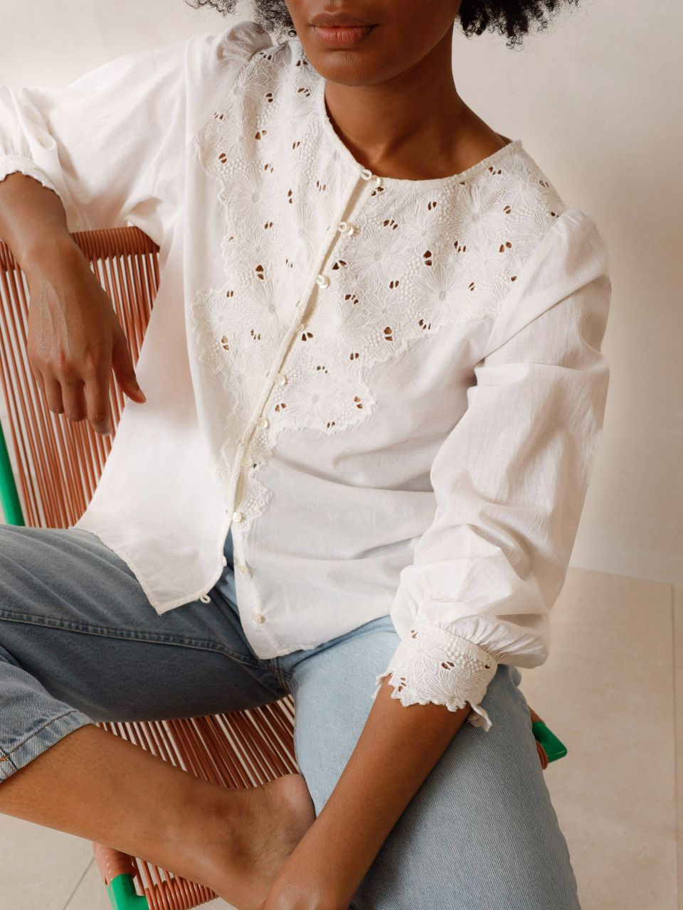 Camicia con ritaglio ricamato