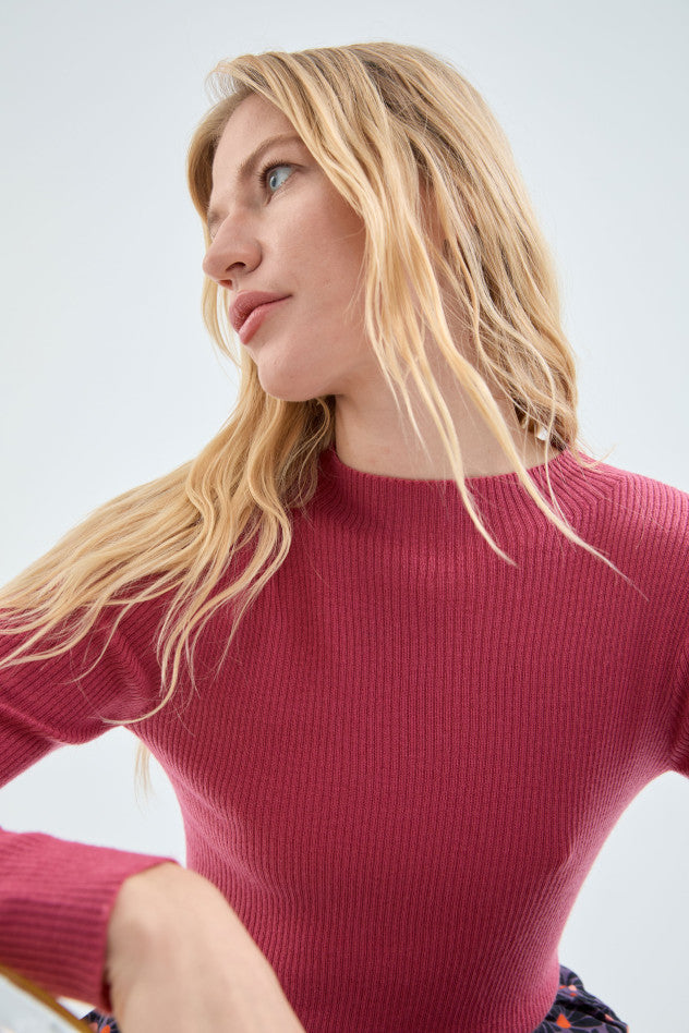 Maglione a coste con collo perkins rosa