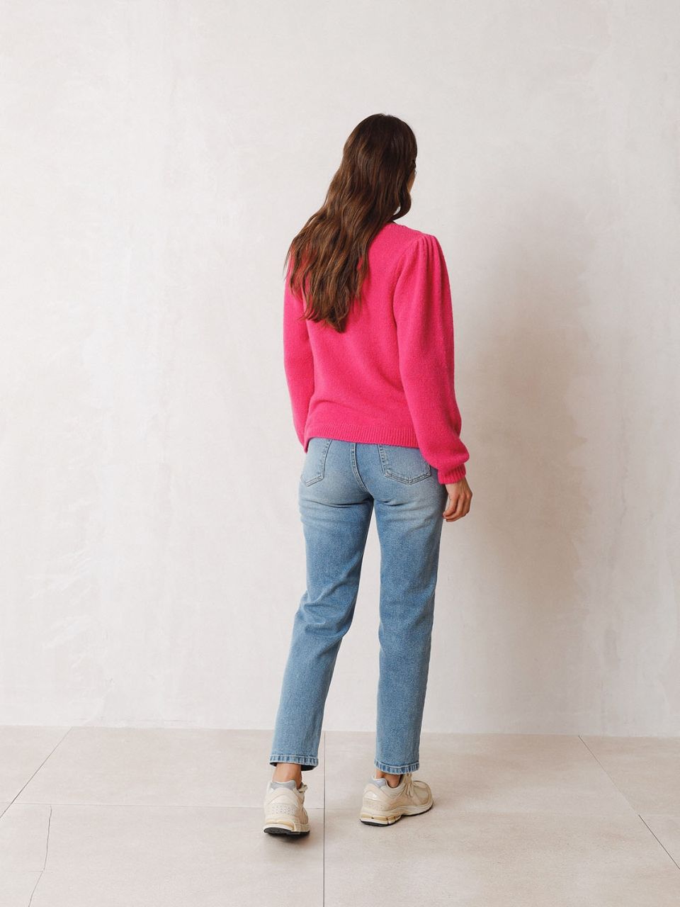 Maglione con maniche a sbuffo fucsia