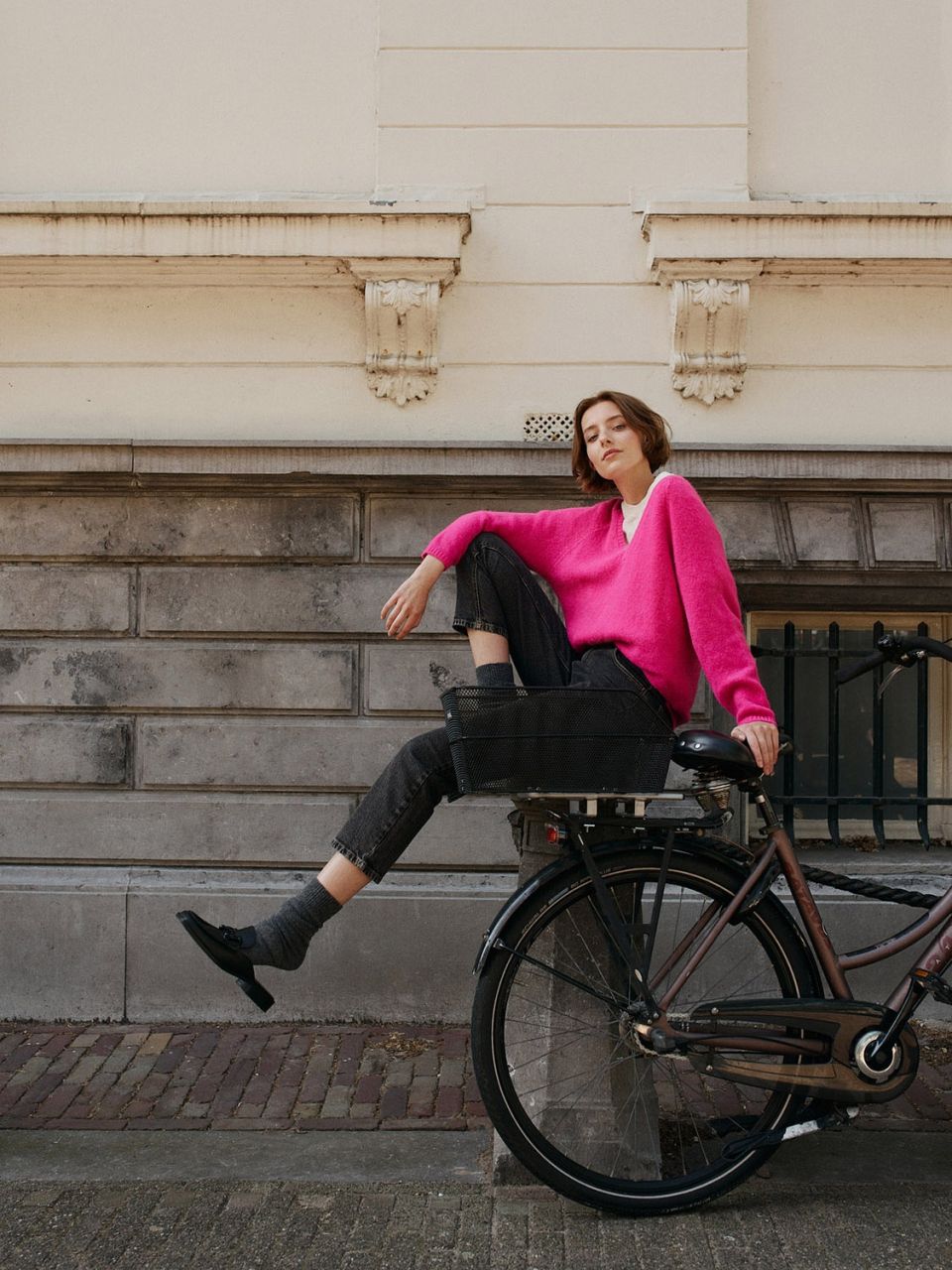 Maglione con scolllo a V fucsia
