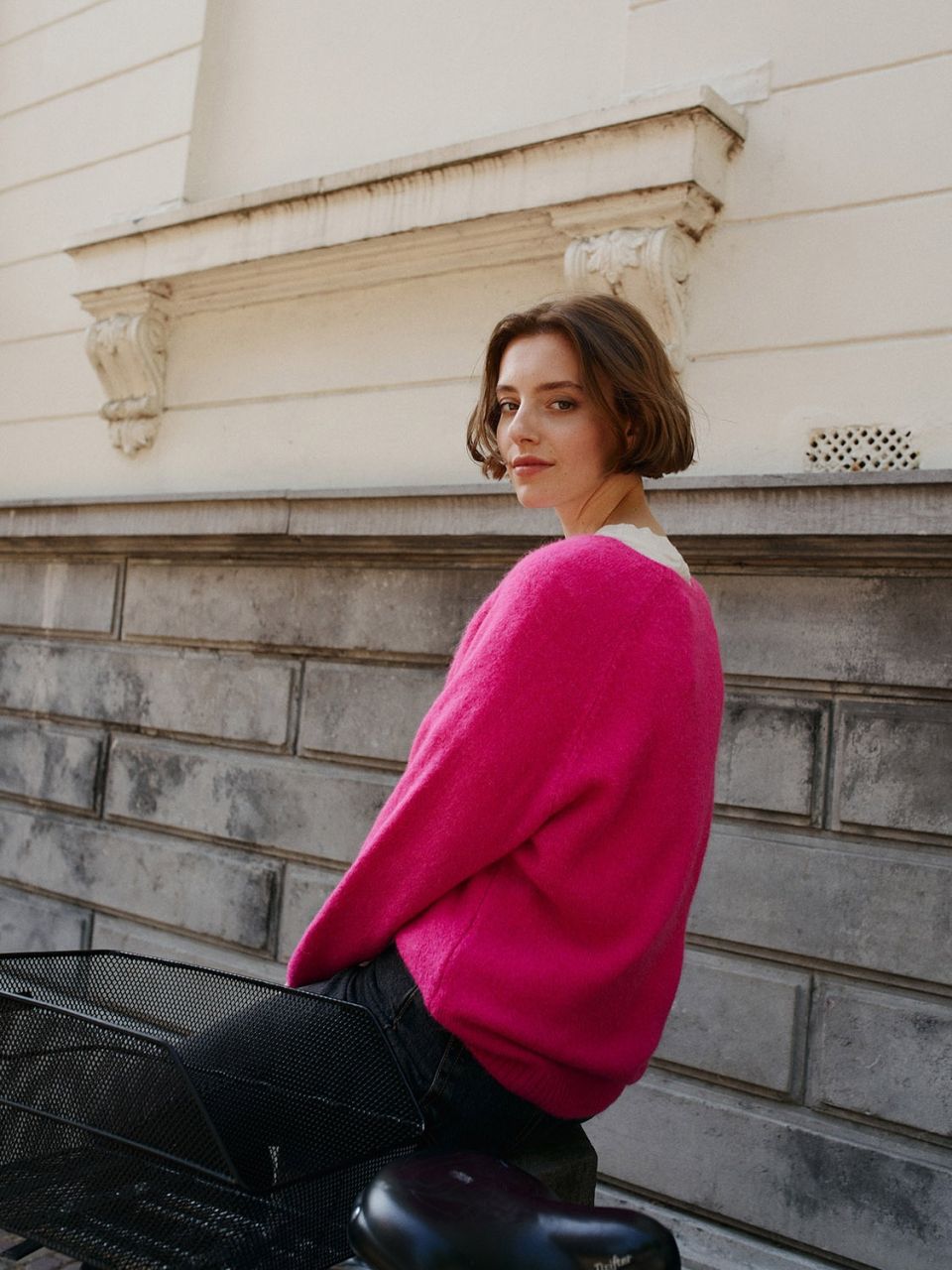 Maglione con scolllo a V fucsia