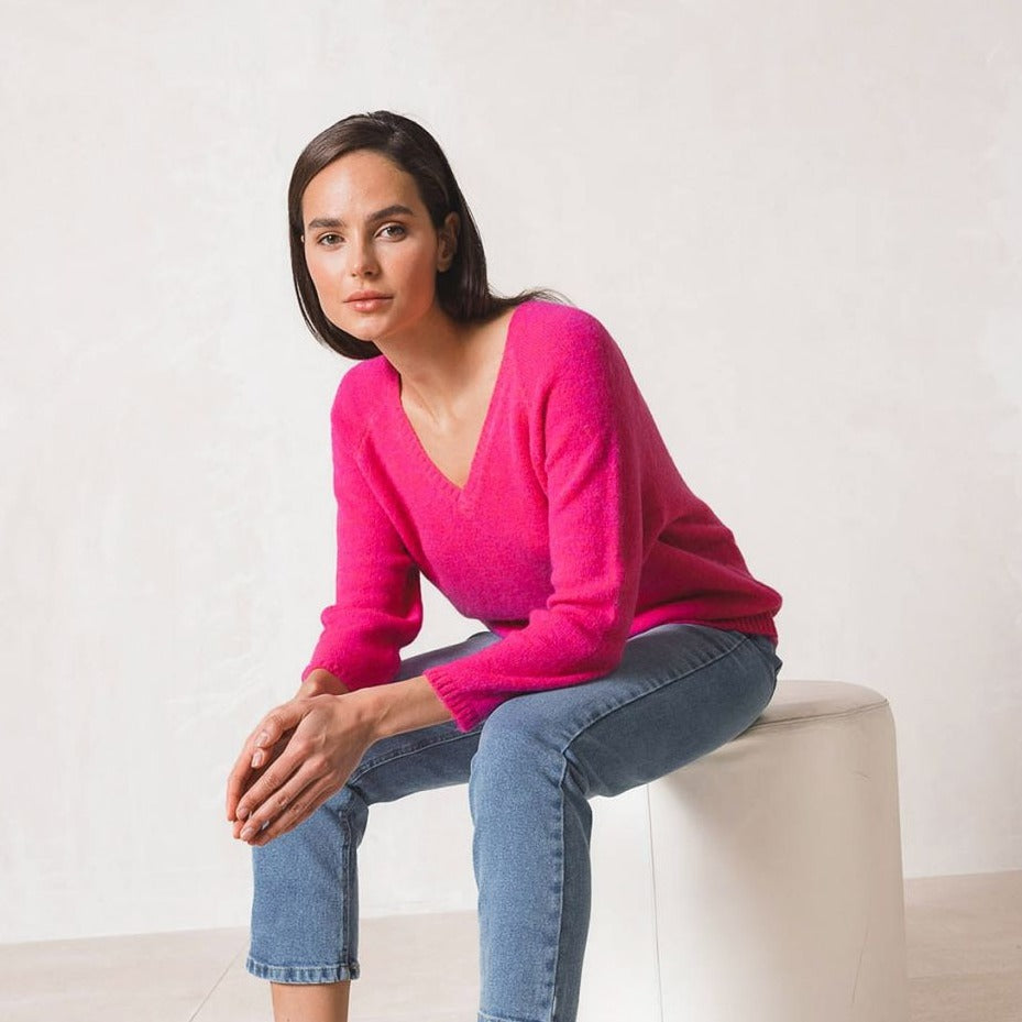 Maglione con scolllo a V fucsia